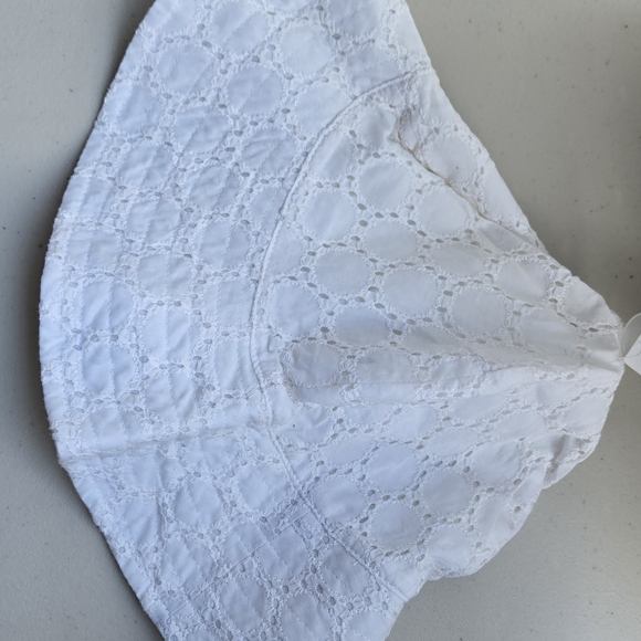 Old Navy White Eyelet Kids Hat - Picture 4 of 8